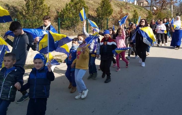 Tegeltija je hvali, roditelji poručuju: Direktorica Mevlida ovog puta neće moći kazniti našu djecu