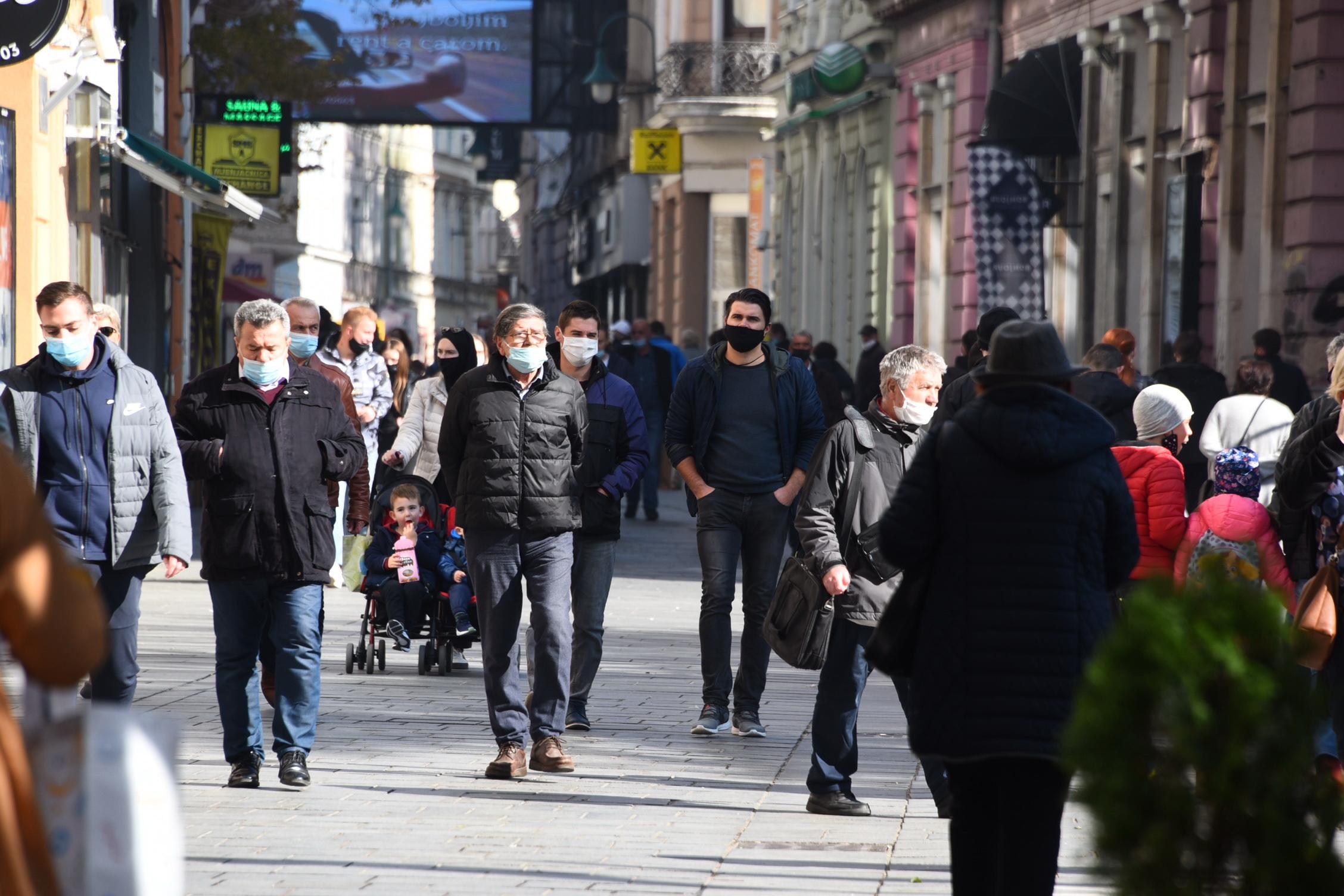 Godina od prvog slučaja zaraze koronavirusom u BiH: Virus se još širi, narod i dalje umire!