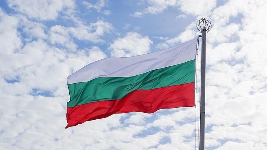 Bulgaria detains 6 on espionage for Russia