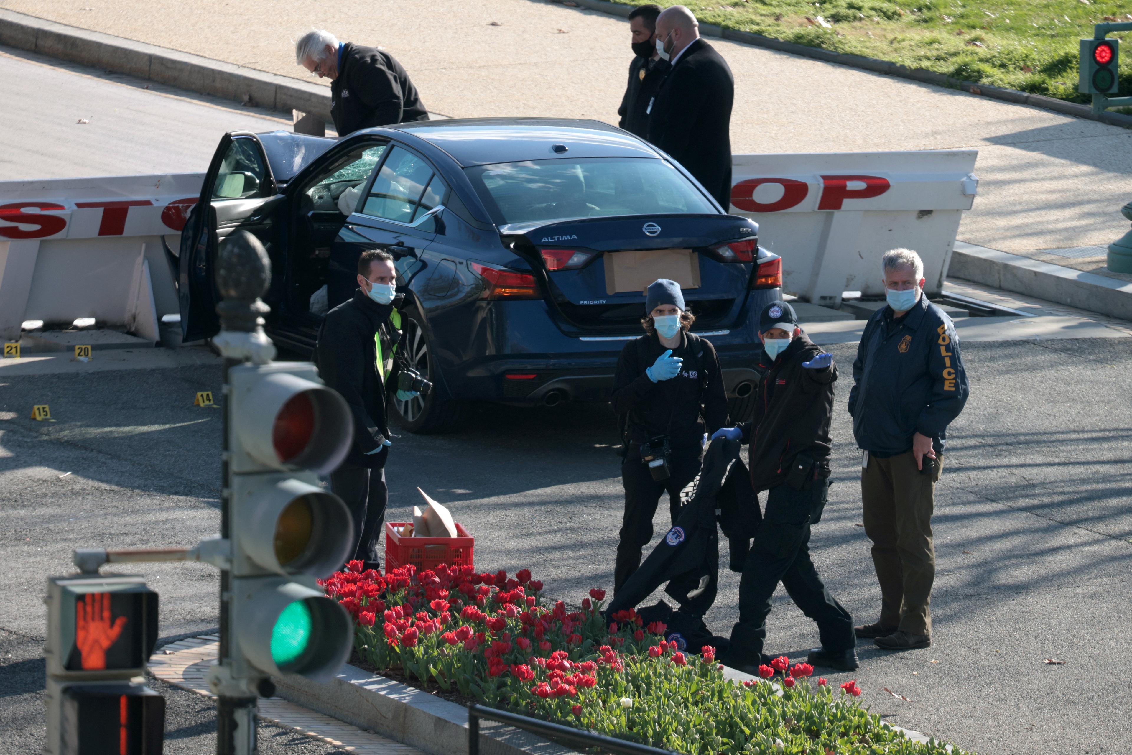 Napad na Kongres nije povezan s terorizmom, Bajden shrvan zbog smrti policajca