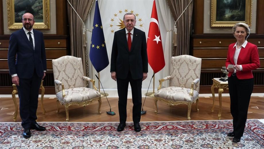 urkish President Recep Tayyip Erdogan (C) receives EU Council President Charles Michel (L) and President of EU Commission Ursula Von der Leyen (R) at the Presidential Complex in Ankara, Turkey on April 6, 2021. - Avaz