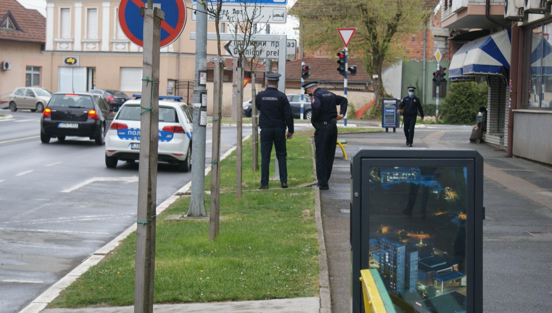 Prebrzo vozila neregistrovan automobil bez vozačke dozvole