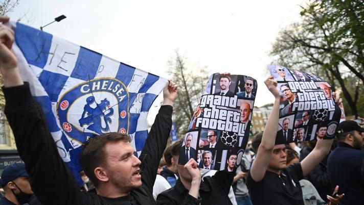 Protesti ispred "Stemford bridža" - Avaz