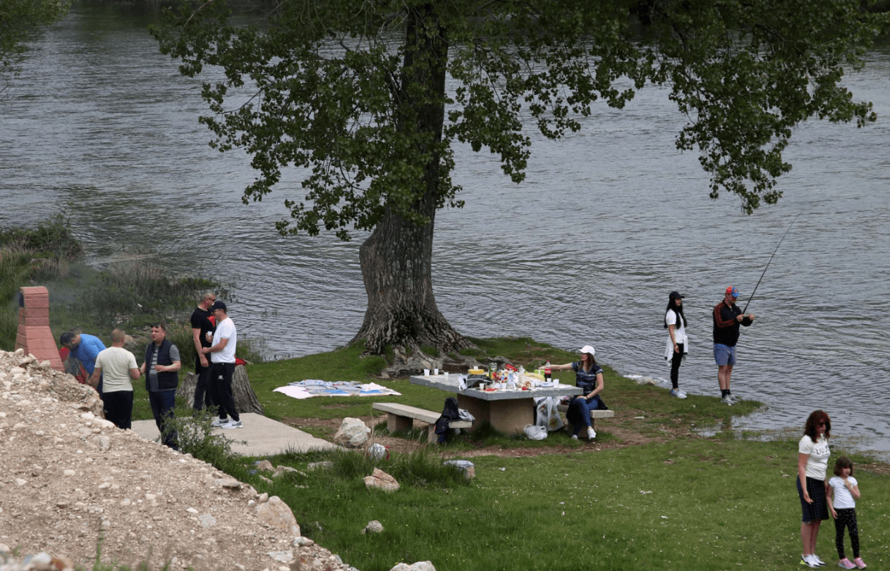 Izletište pored Studenca - Avaz