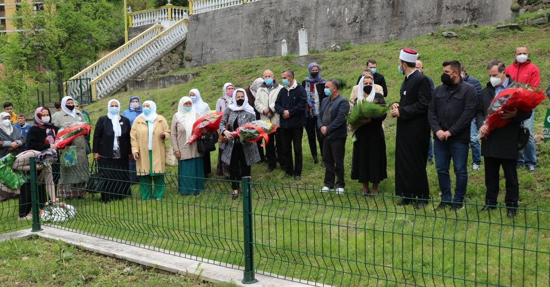 Zločinci žrtve trovali, a zatim palili u kućama