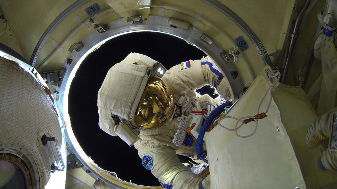 Russia to send film crew to ISS for first movie in space