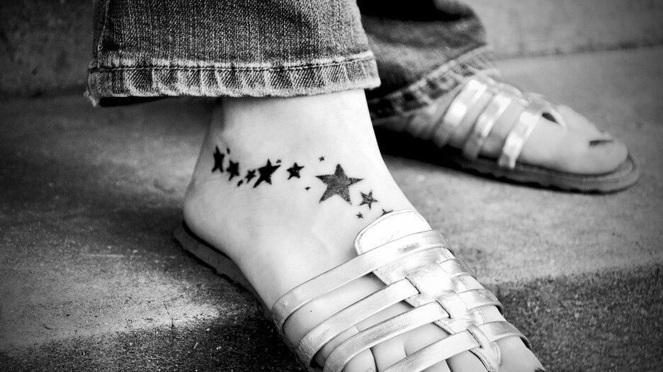 Tetovaže na stopalima: Najčešće vrlo male, no s jako dubokim značenjem - Avaz