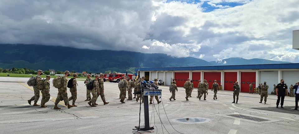 The plane landed with the soldiers at the Sarajevo International Airport - Avaz