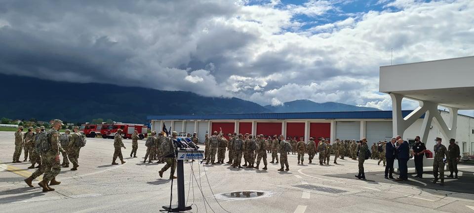 The plane landed with the soldiers at the Sarajevo International Airport - Avaz