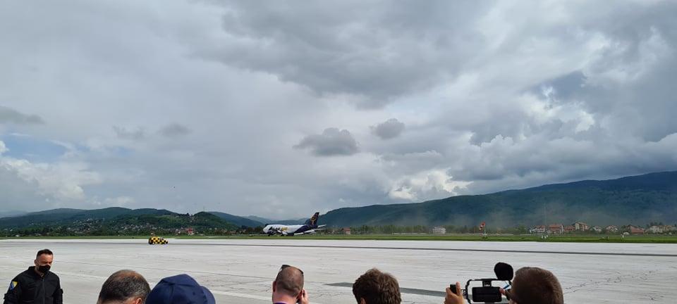 The plane landed with the soldiers at the Sarajevo International Airport - Avaz