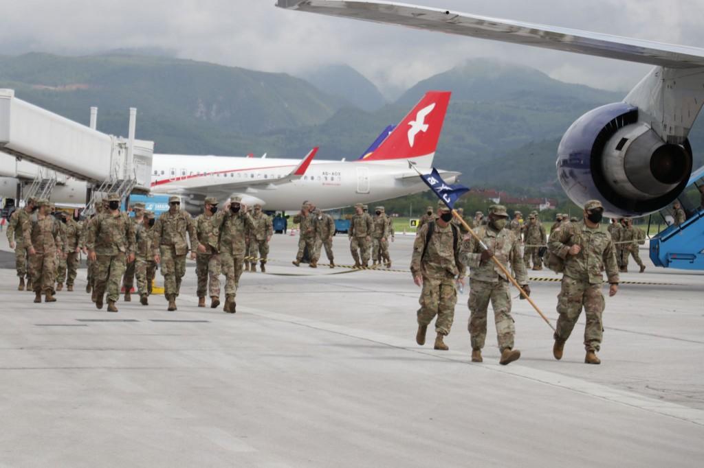 Dolazak američkih vojnika na sarajevski aerodrom - Avaz