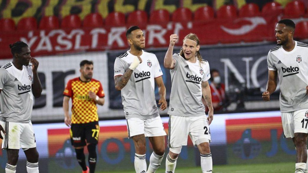 Foto-finiš u Turskoj, Bešiktaš zbog bolje gol razlike uzeo titulu Galatasaraju