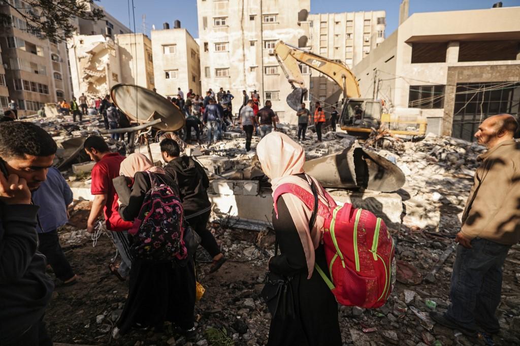 Palestinci napuštaju svoje domove u potrazi za sigurnim skloništem - Avaz