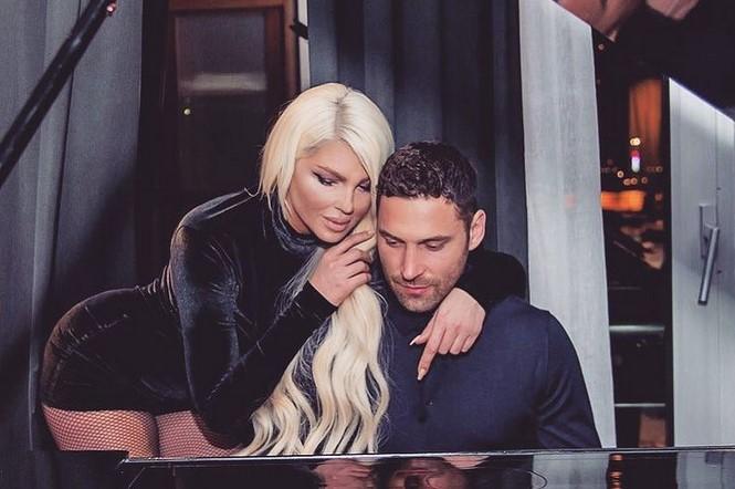 Uz ovu pjesmu su se Jelena Karleuša i Duško Tošić prvi put poljubili