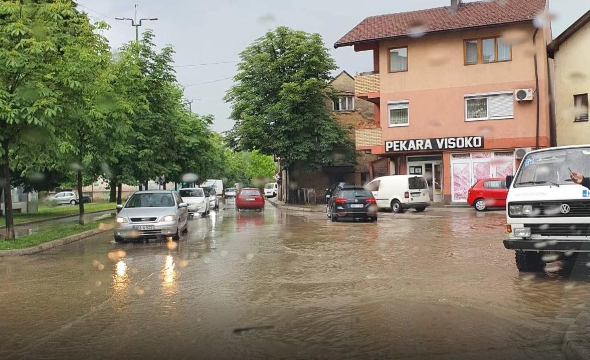 Nestvarne scene iz grada piramida - Avaz