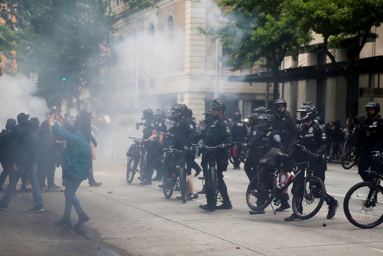 Automobilom se zaletio u antirasističke protestante, poginula žena