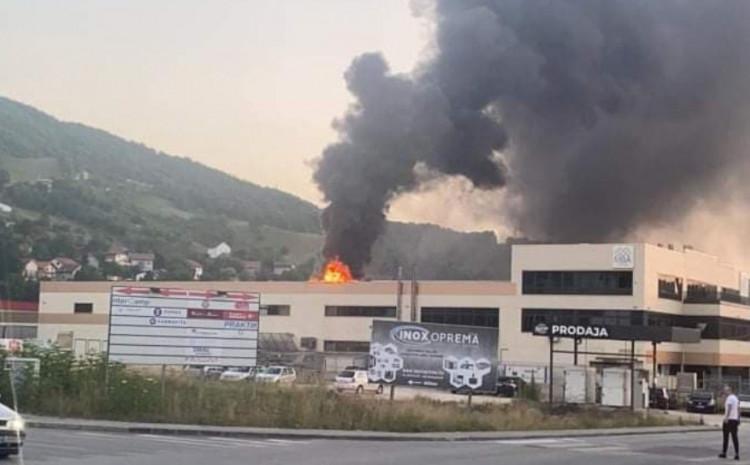 Sarajevski vatrogasci skoro pet sati se borili s vatrenom stihijom u pogonu pekare