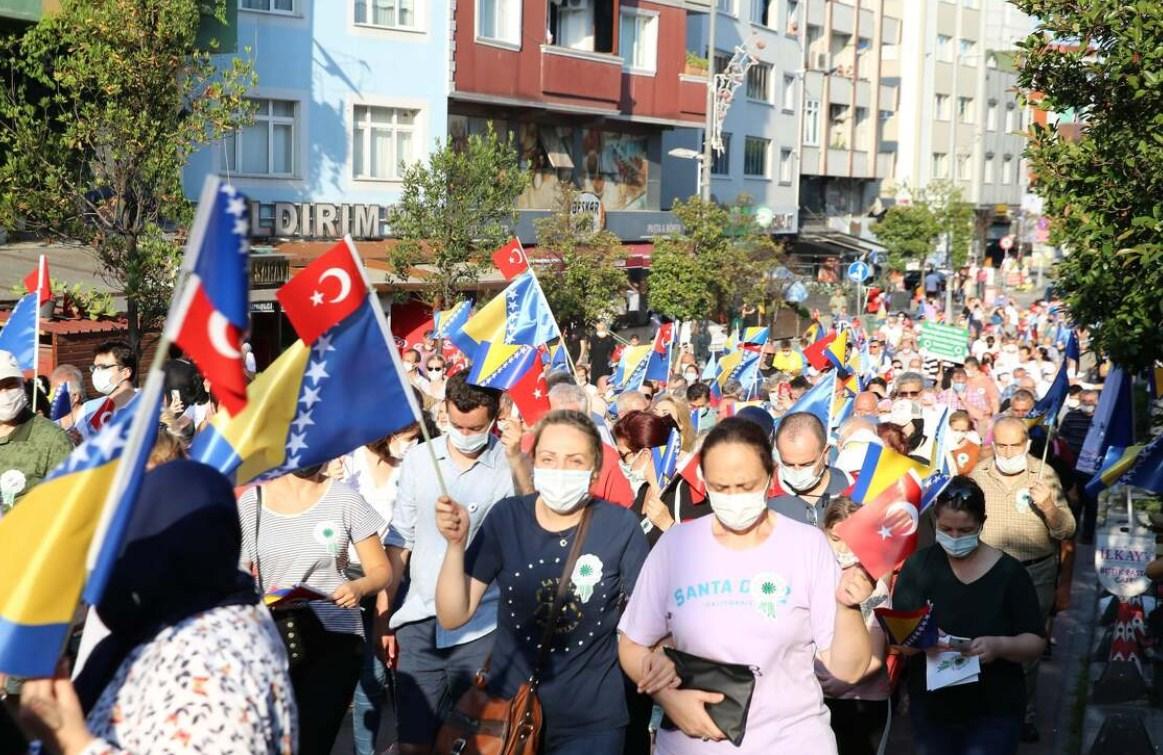 Istanbul: Marš povodom godišnjice genocida u Srebrenici