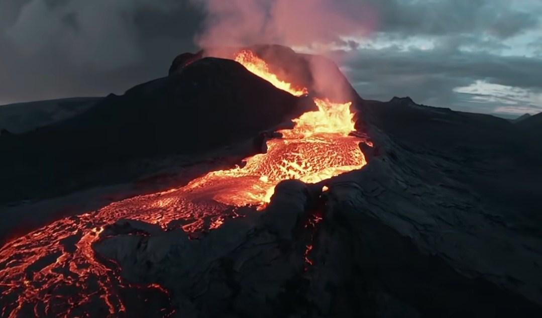 Pogledajte kako izgleda erupcija vulkana iz najbliže moguće perspektive