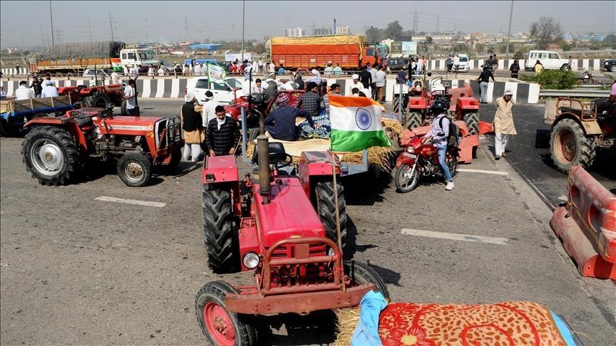 In a fresh attempt to increase the pressure on the government of Hindu nationalist Bharatiya Janata Party, a group of 200 farmers arrived under police escort at the protest site of Jantar Mantar in the heart of New Delhi - Avaz