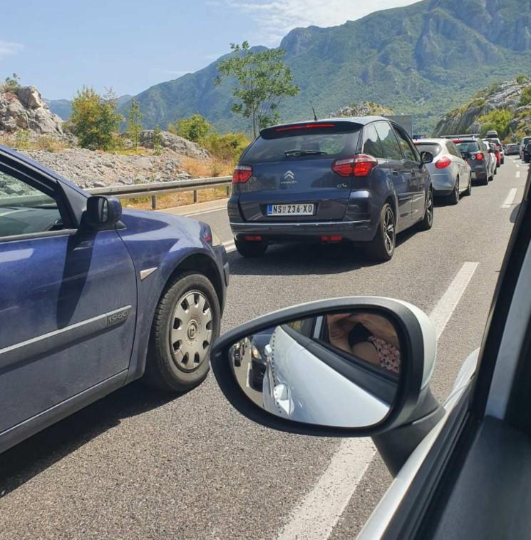 Saobraćajni kolaps kod Sozine, nepregledne kolone vozila