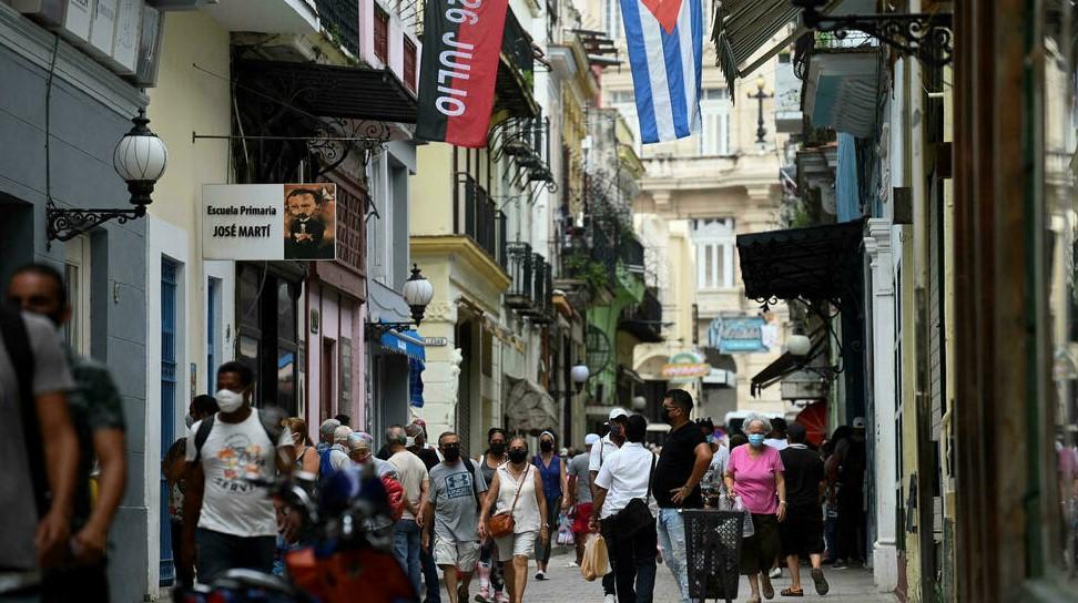 Cuba legalizes small and medium enterprises in boost for private sector