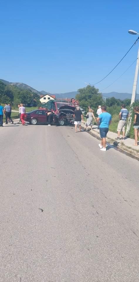 U mjestu Orahovica žestok sudar dva vozila - Avaz