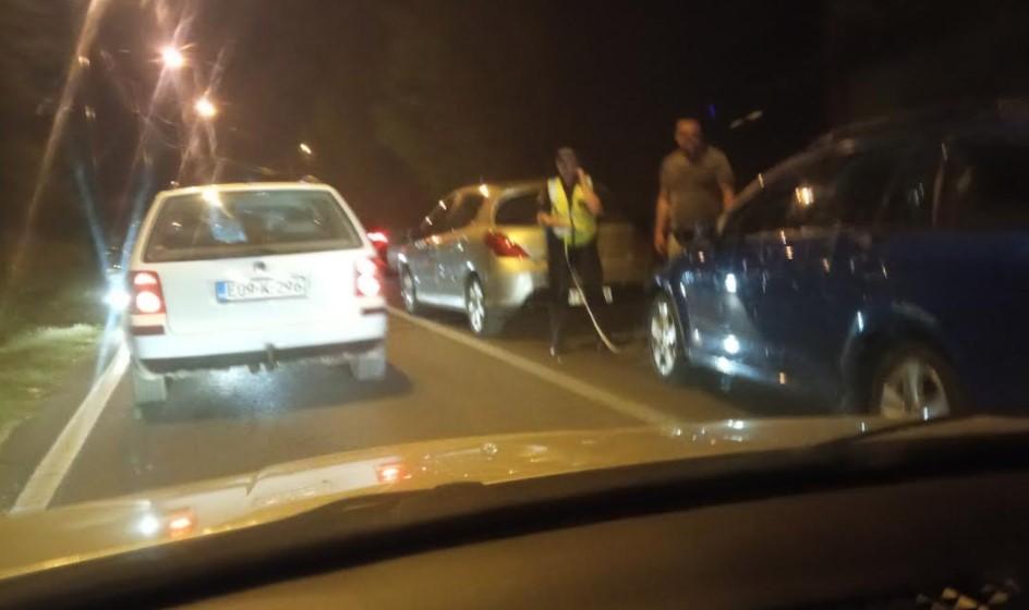 Kuvajćanin oštetio automobile i pobjegao s lica mjesta, policija ga sustigla u naselju Hotonj