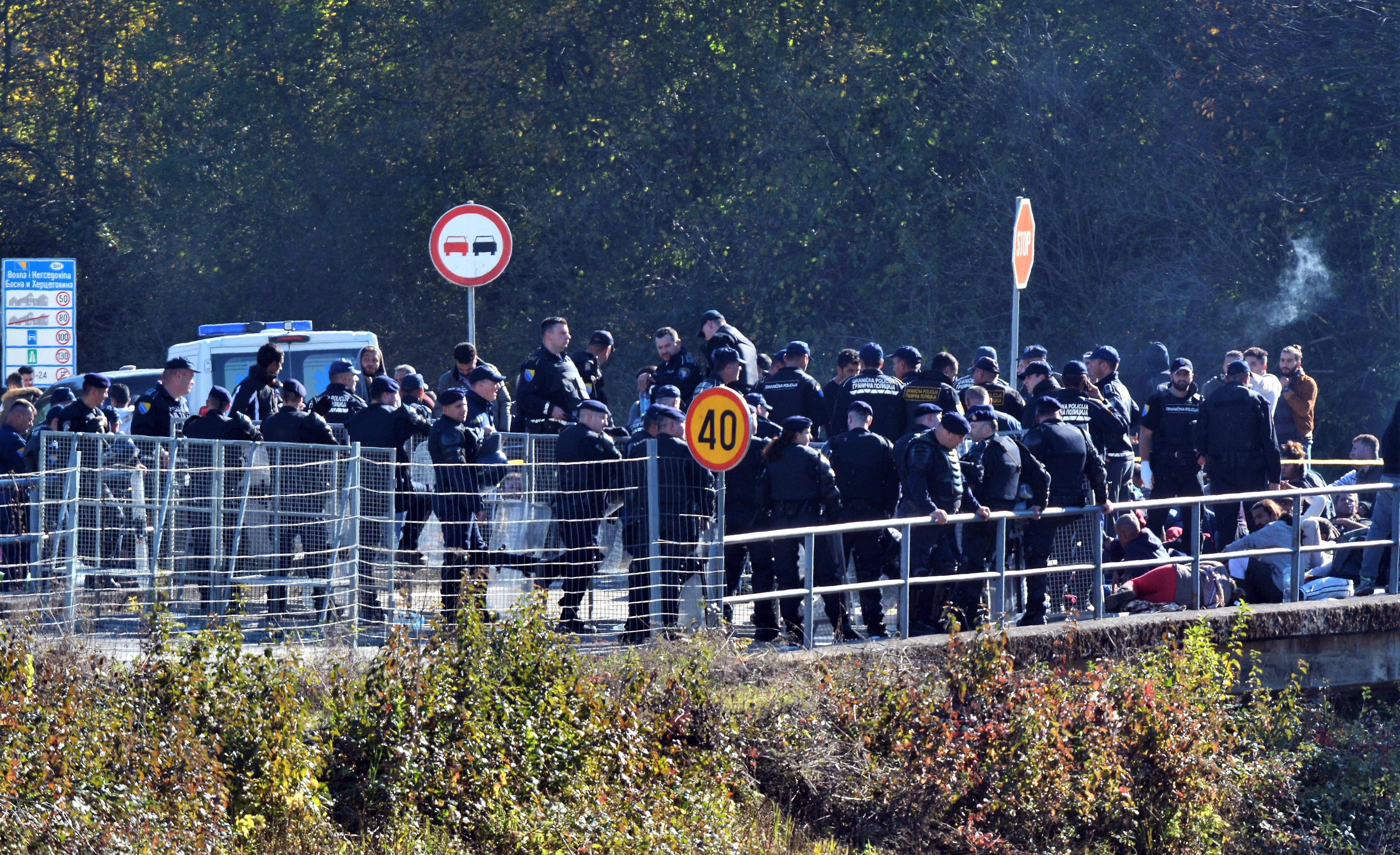 Sukob migranta s bh. i hrvatskom policijom na Graničnom prijelazu Maljevac 2018. godine - Avaz