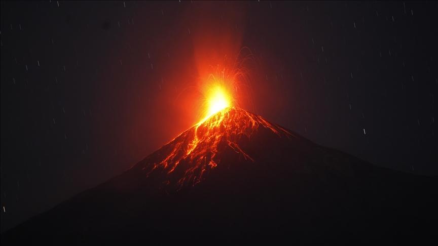 Erupcija vulkana u Japanu, povećan nivo upozorenja