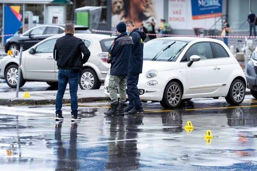 Prve fotografije haosa u Ljubljani: Ljudi u panici bježali kad su odjeknuli pucnji, troje ranjenih