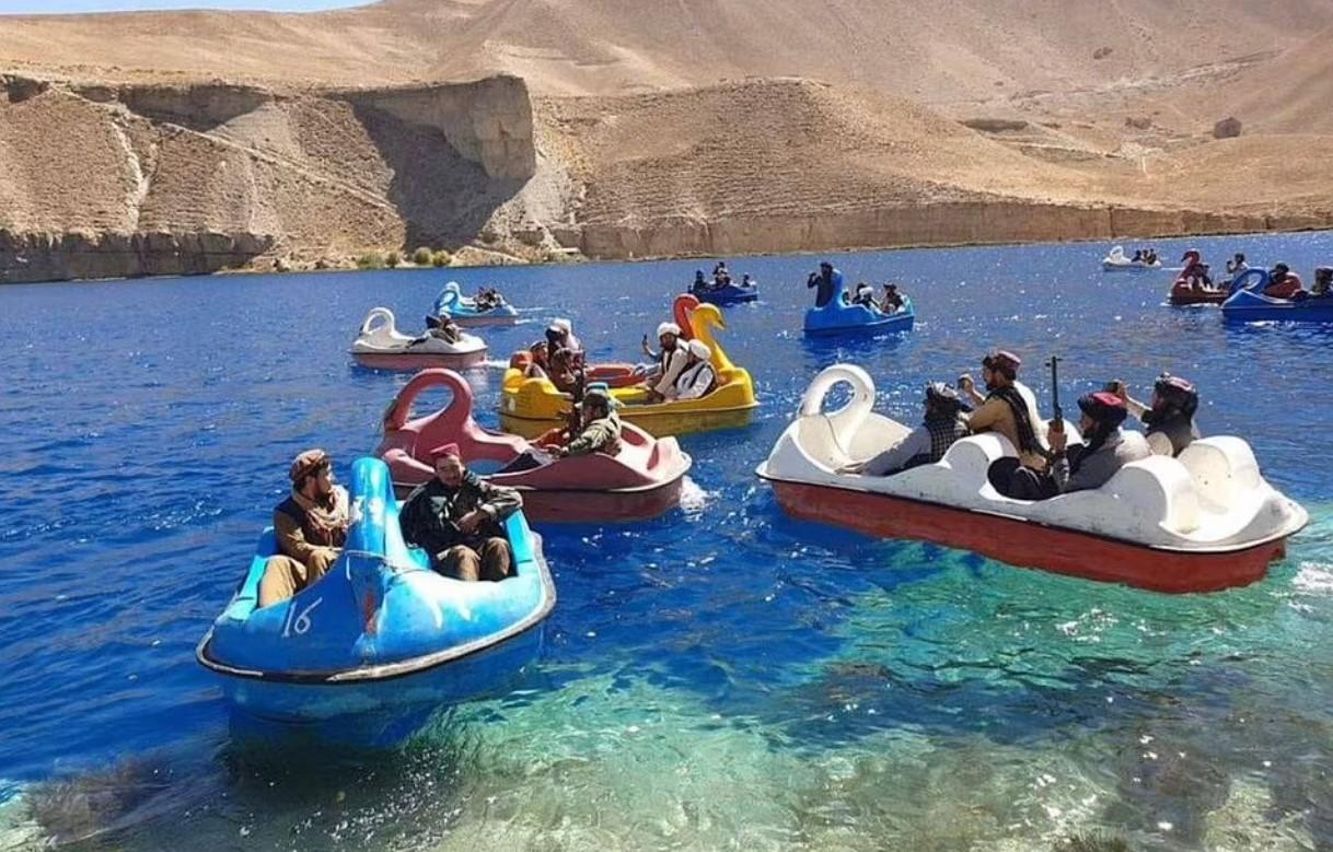 Naoružani talibani uživaju u Nacionalnom parku Band-e Amir - Avaz