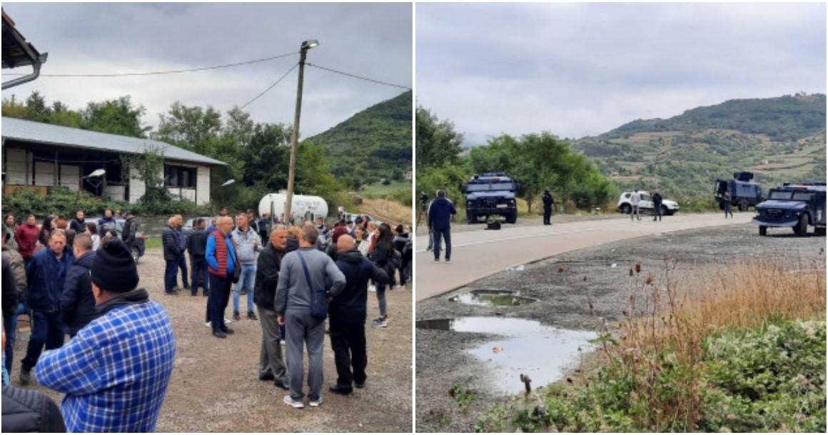 Na Jarinju okupljeno više ljudi nego jučer, donose vodu i hranu, specijalci Rosu i dalje tu