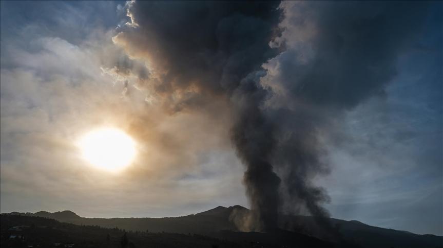 Lava prekirila stotine kuća - Avaz