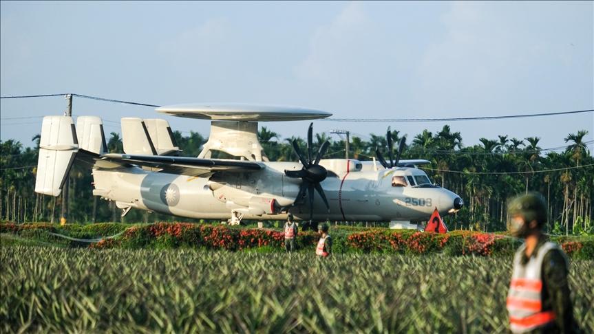 Northrop Grumman E-2 Hawkeye military multirole combat aircraft seen on the runway during the Han Kuang Military Exercise 2021 in Pintung, Taiwan, 15 September 2021. - Avaz