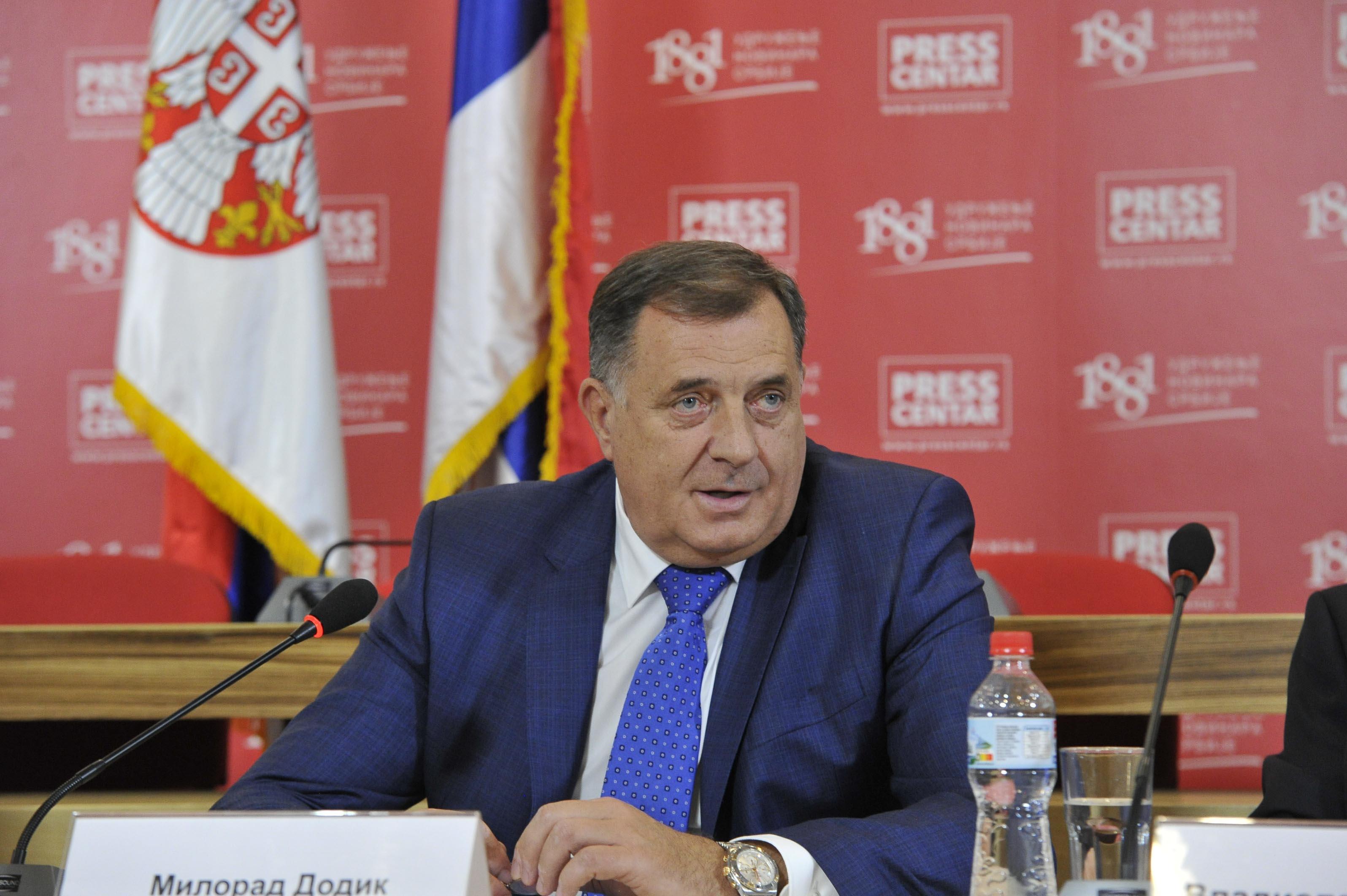 Dodik poručio iz Beograda: RS ima pravo da formira vojsku