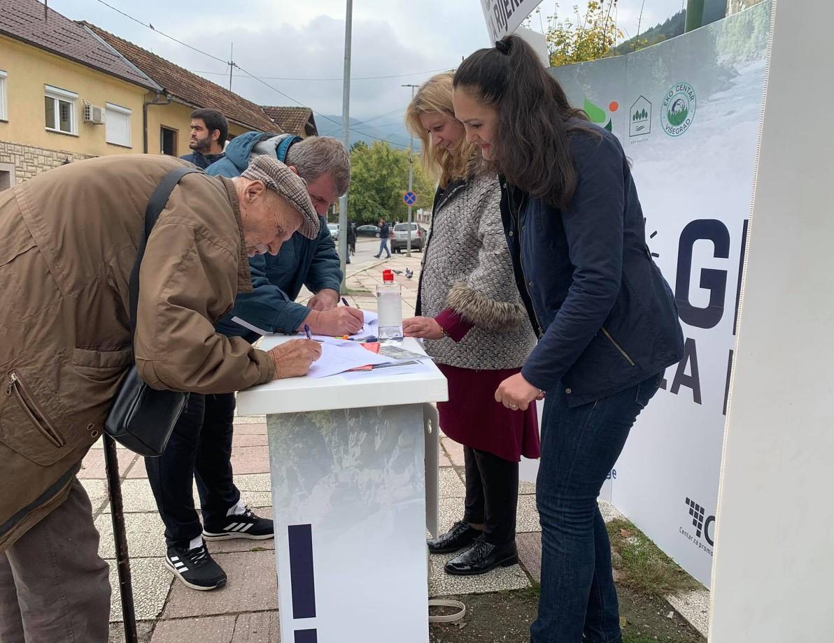 Kampanju je prvog dana u Goraždu podržao veliki broj građana - Avaz