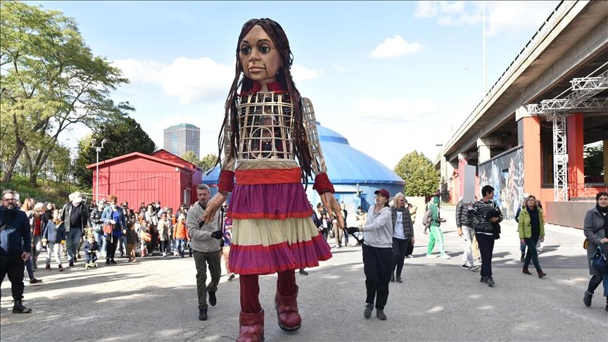 The 3.5-meter-tall puppet “Little Amal,” which was designed to highlight the difficulties of Syrian refugee children to the world, arrives in Parc de la Villette of Paris, France on October 13, 2021. - Avaz