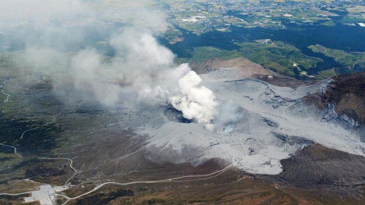 Vulkan Aso na ostrvu Kjušu - Avaz