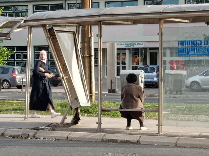 Ruglo u Sarajevu: Mjesec i po nakon nesreće tramvajsko stajalište i dalje devastirano