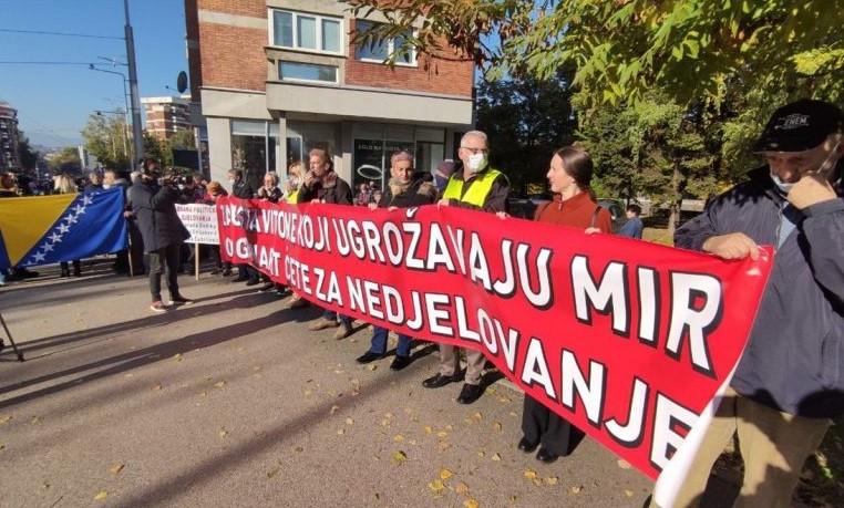 Grupa građana koja je 25. oktobra organizovala proteste ispred OHR-a - Avaz