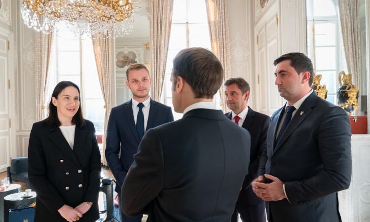 Macron with city mayors: They represent the renewal of B&H political elites