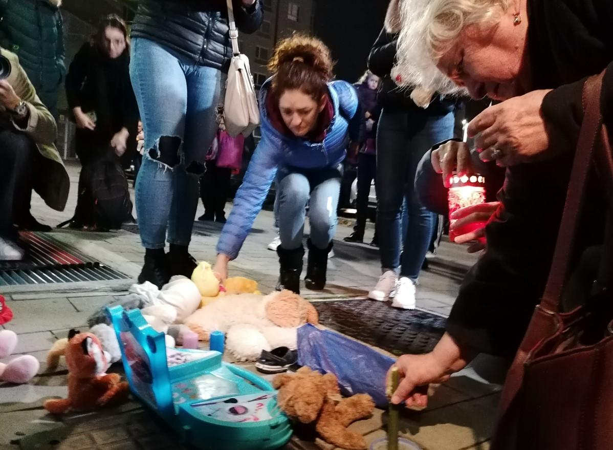 Završeni protesti povodom smrti malene Džene Gadžun: "Građani uzvikivali "Ubice, ubice!"