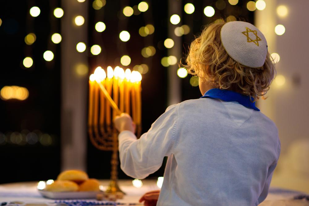 Jevreji večeras počinju slaviti Hanuku