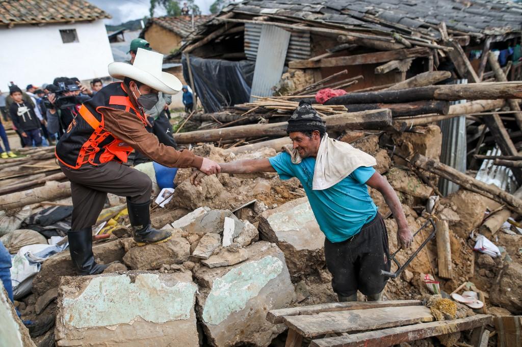 Nadzorne kamere snimile trenutak kada je zemljotres jačine 7,5 po Rihteru pogodio Peru