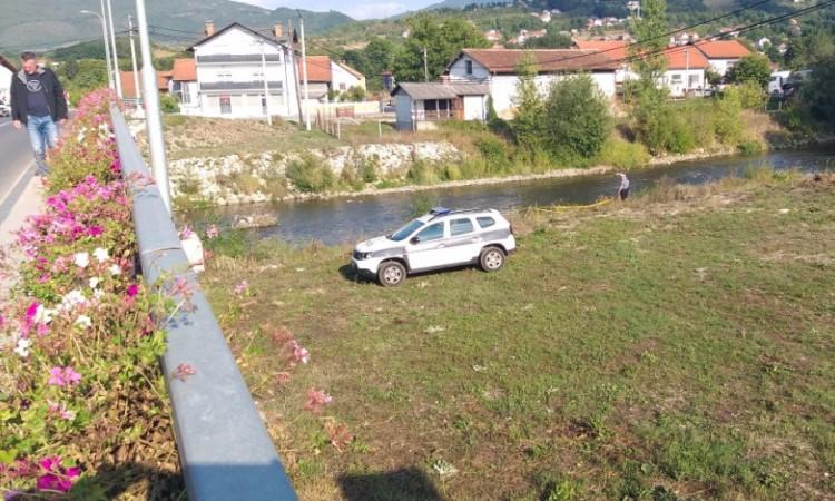 Policija na mjestu gdje je pronađena mrtva beba - Avaz