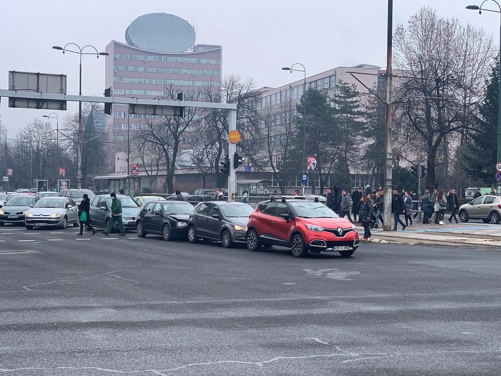 Drugi dan zaredom: Na Pofalićima ponovo došlo do lančanog sudara