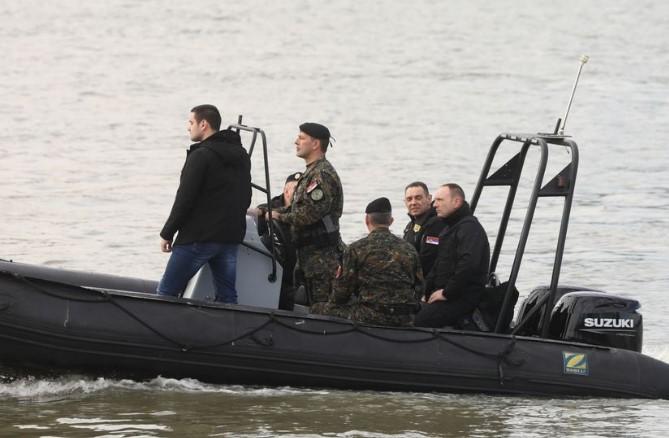 Policija se koristi i dronove za pretragu područja - Avaz