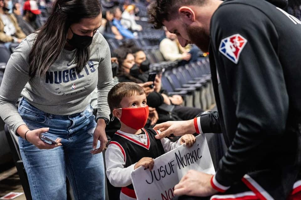 Nurkić se prvo upoznao sa svojim imenjakom, a potom i fotografisao - Avaz