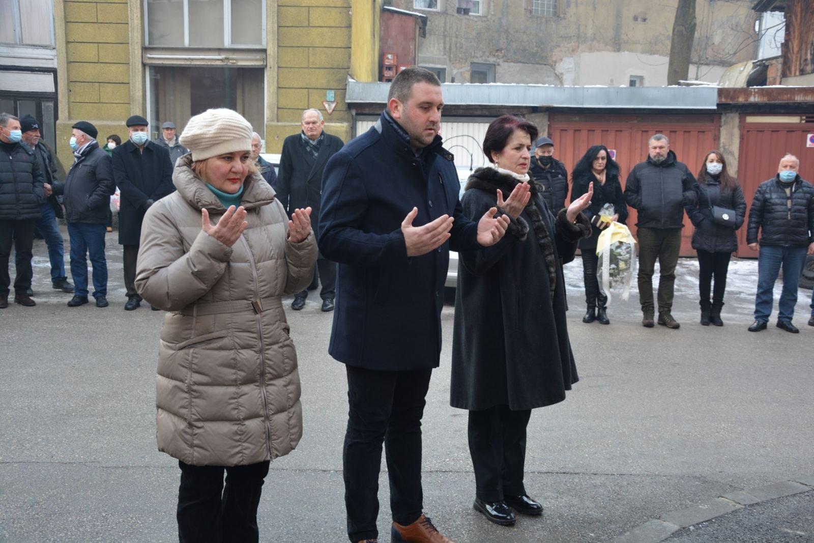 Općinski odbor SBB-a Stari Grad odao počast žrtvama u ulici Isevića Sokak